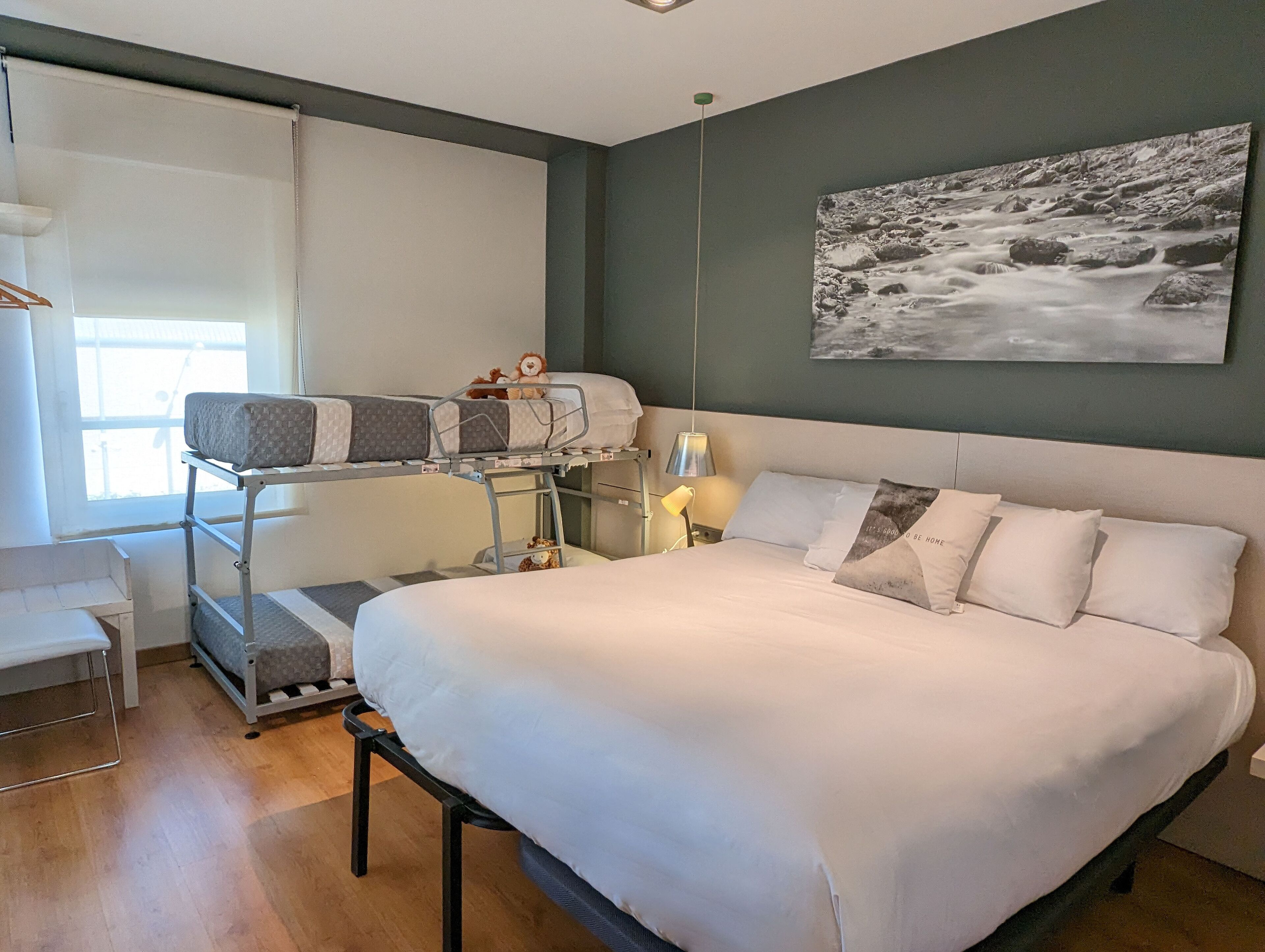 quadruple room | 1 bedroom, in-room safe, blackout curtains, free wifi