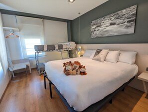 Firemannsrom | Safe på rommet, blendingsgardiner, wi-fi (inkludert) og sengetøy