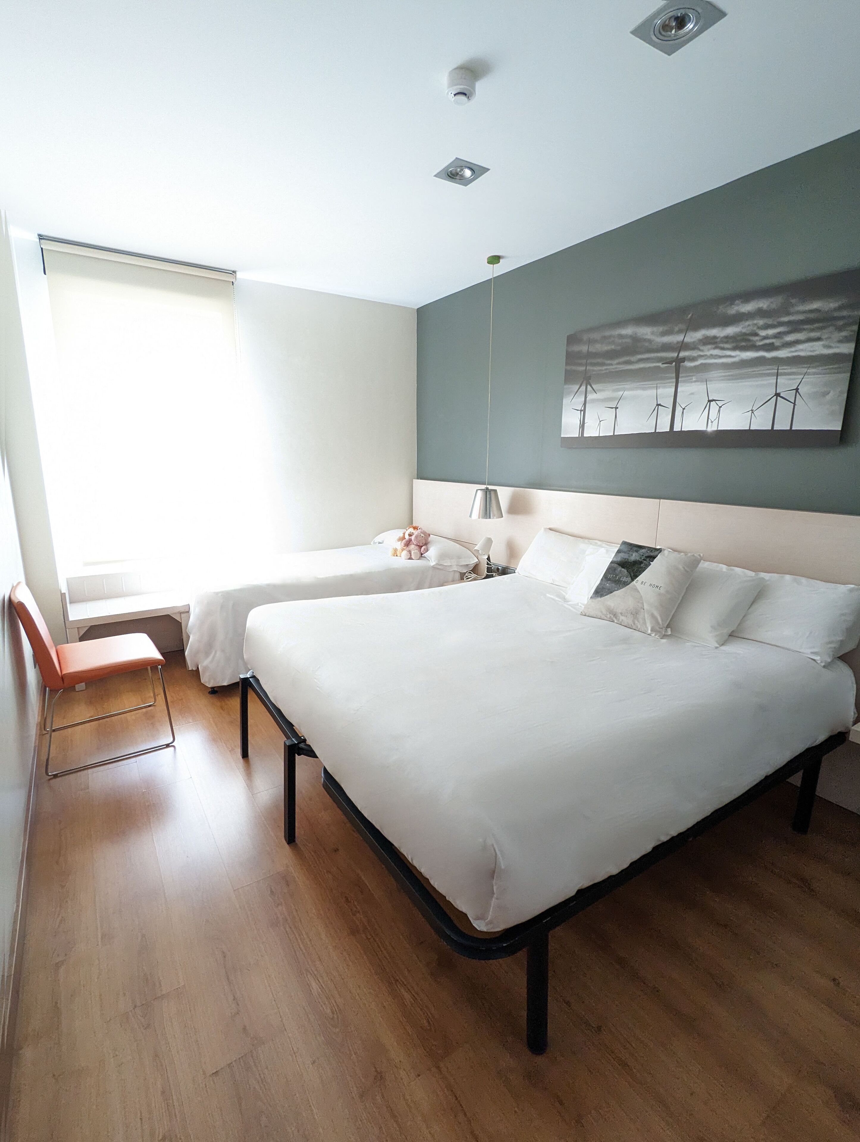 triple room | 1 bedroom, in-room safe, blackout curtains, free wifi