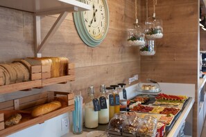 Daily buffet breakfast for a fee - Hotel Bed4U Tudela (Tudela)