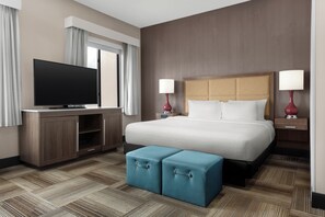 Hypo-allergenic bedding, blackout drapes, iron/ironing board - Hampton Inn & Suites Arroyo Grande/Pismo Beach Area, CA (Arroyo Grande)