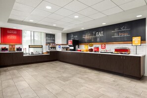 Free daily buffet breakfast - Hampton Inn & Suites Arroyo Grande/Pismo Beach Area, CA (Arroyo Grande)