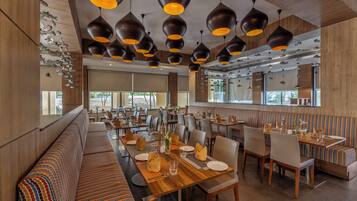 Petit déjeuner buffet compris