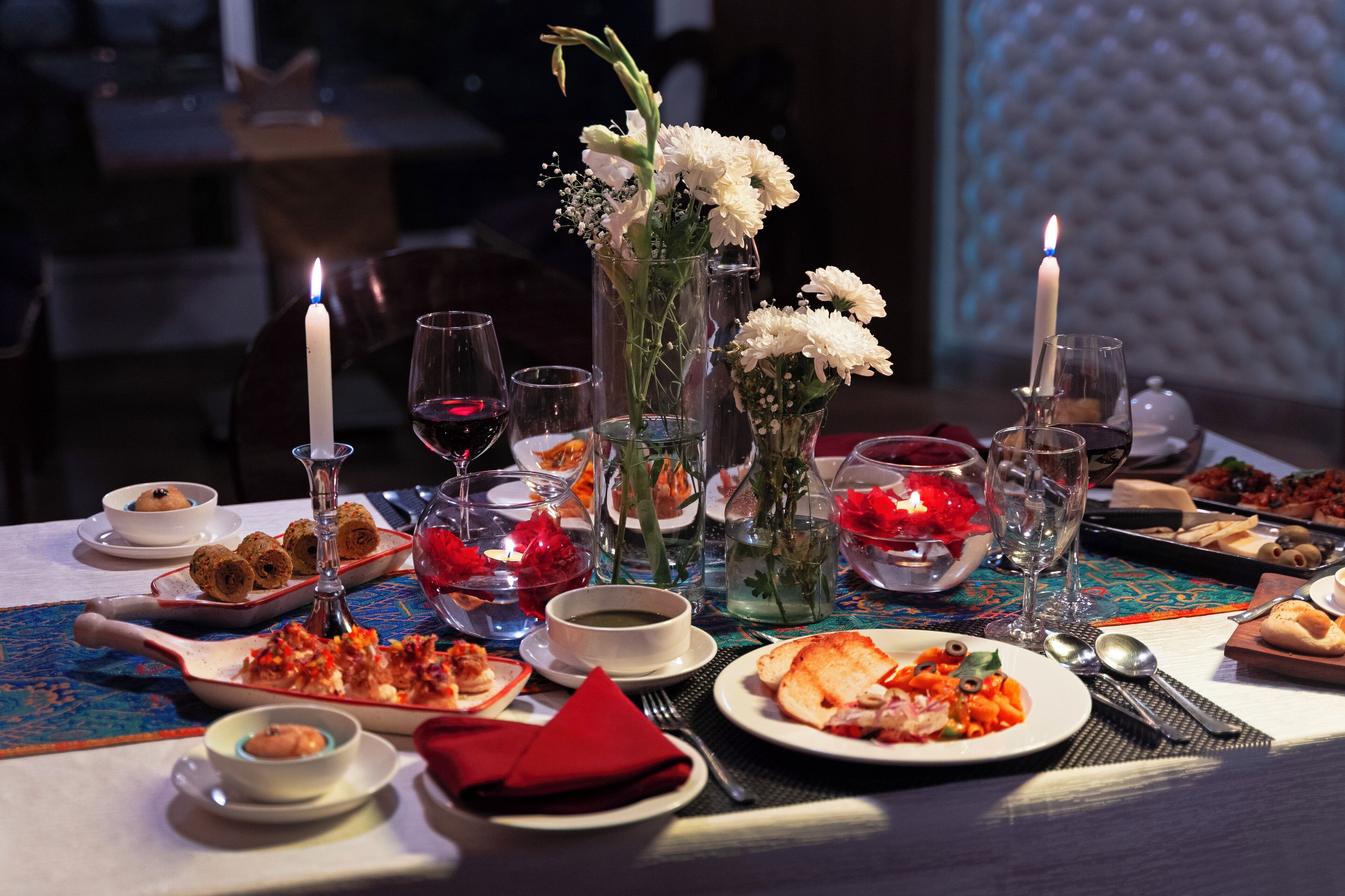 2 restauranter, internasjonale retter