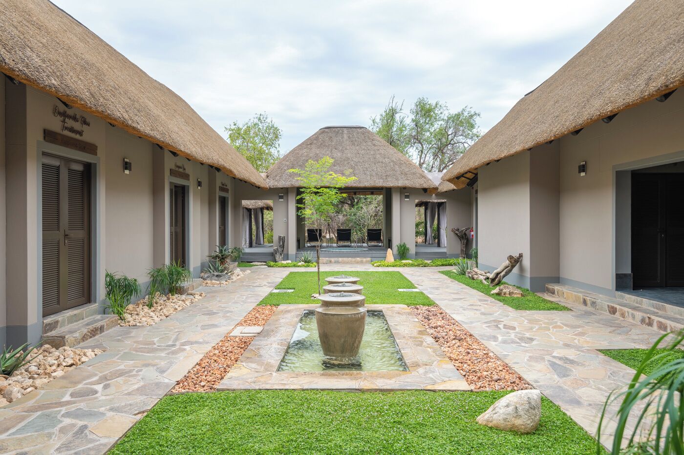 Hotstone-massages, diepe bindweefselmassages, Zweedse massages