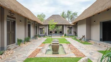 Hotstone-massages, diepe bindweefselmassages, Zweedse massages