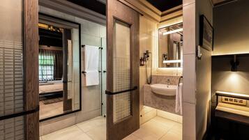Standard (Double) | Bathroom