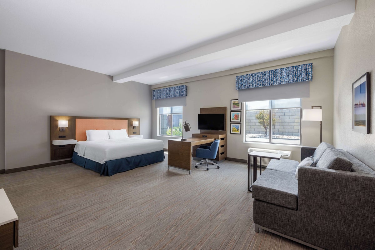Studio, Accessible, Non Smoking | In-room safe, desk, blackout drapes, iron/ironing board