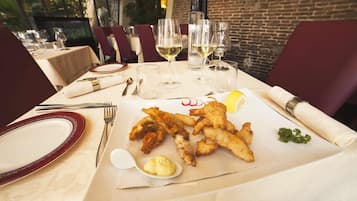 Alimentos y bebidas