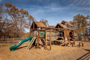 Children’s play area – outdoor