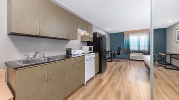 Ropa de cama de alta calidad y escritorio