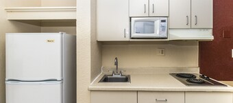  คันทรีไซด์สวีทส์ แคนซัสซิตี้ อินดิเพนเดนซ์ ไอ-70อี โรงแรมสปอร์ต คอมเพล็กซ์