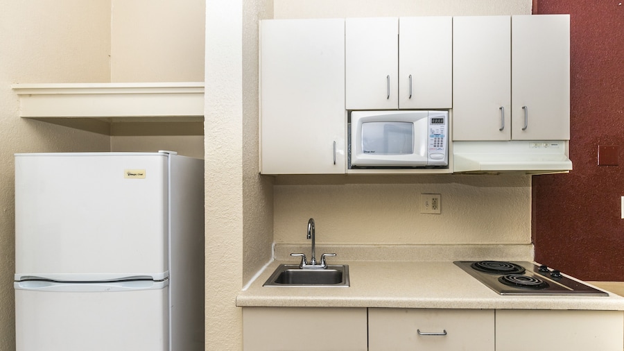 Countryside Suites Kansas City Independence I-70E Sports Complex Hotel