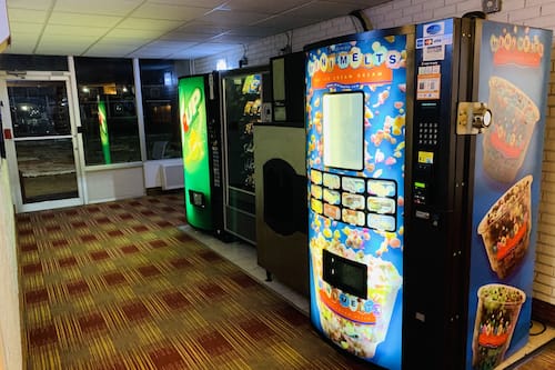 Snack bar