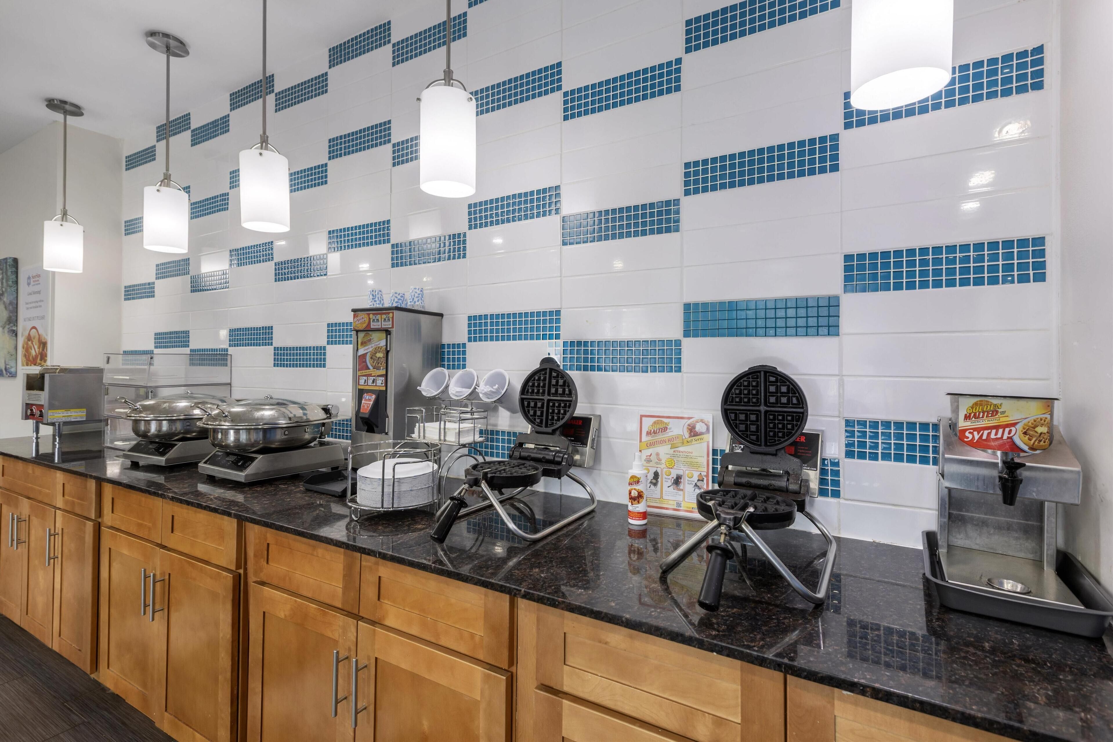 Photo - SureStay Plus Hotel by Best Western Niagara Falls East