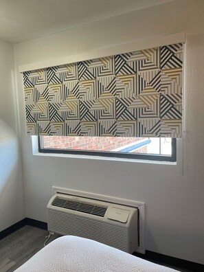 واي فاي مجانًا وملاءات أسرّة