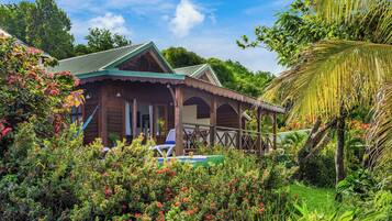 村舍 (Water’s Edge Cottage) | 露台