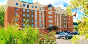 Property entrance - Staybridge Suites Quantico-Stafford by IHG (Stafford)