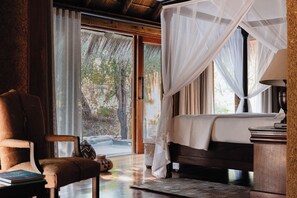 Villa | Luxe beddengoed, pillowtop-bedden, een minibar, een kluis op de kamer