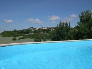 Outdoor pool - Hôtel des Chênes (Pujols)