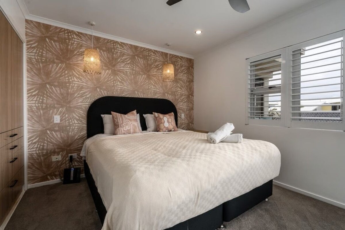 4 Bedroom - Nimolanca | Iron/ironing board, individually decorated, individually furnished