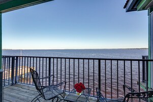 Room, 1 King Bed (River Suite 303) | Balcony