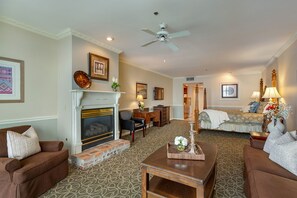 Room, 1 King Bed (River Suite 204) - Club Continental (Orange Park)