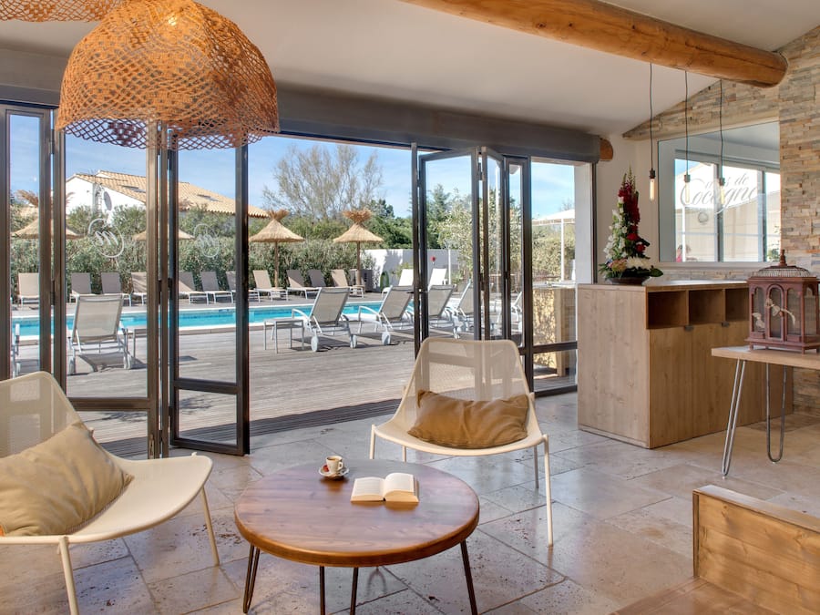 80-cm flat-screen TV with cable channels, TV