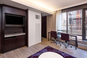 Hochwertige Bettwaren, Pillowtop-Betten, Zimmersafe