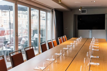 Meeting space at Hotel Indigo San Diego-Gaslamp Quarter by IHG