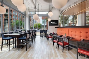 2 restaurants; breakfast, lunch, and dinner served