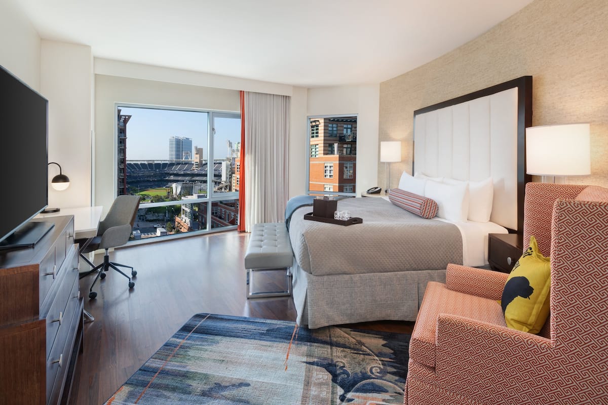 1 bedroom, premium bedding, in-room safe, desk