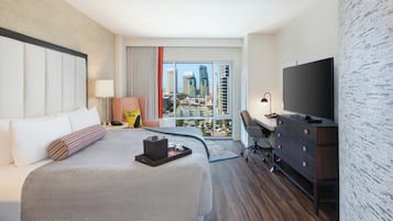 Premium bedding, in-room safe, desk, laptop workspace