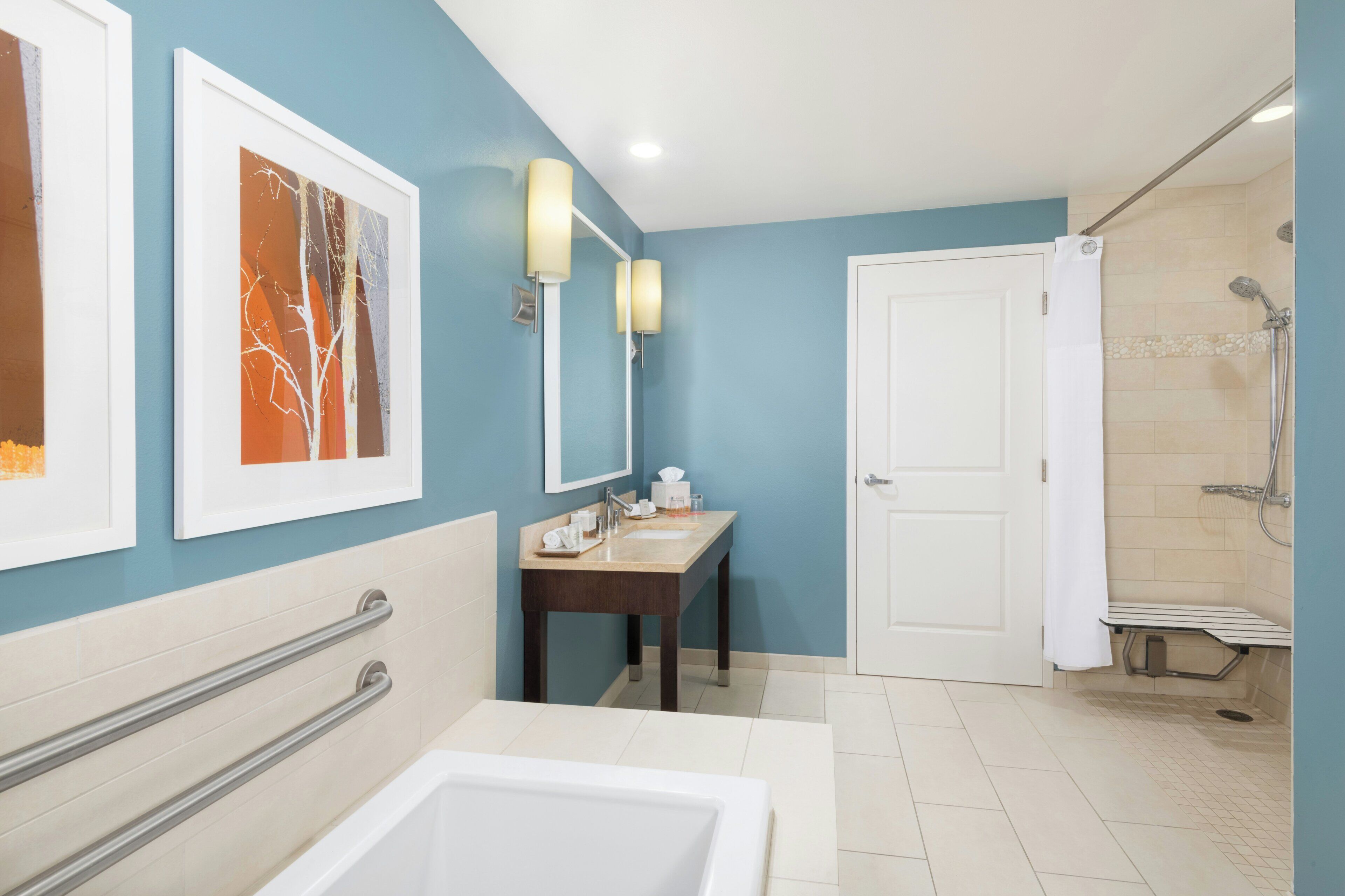 Suite, 1 King Bed, Roll-in Shower (Mobility Accessible) | Bathroom