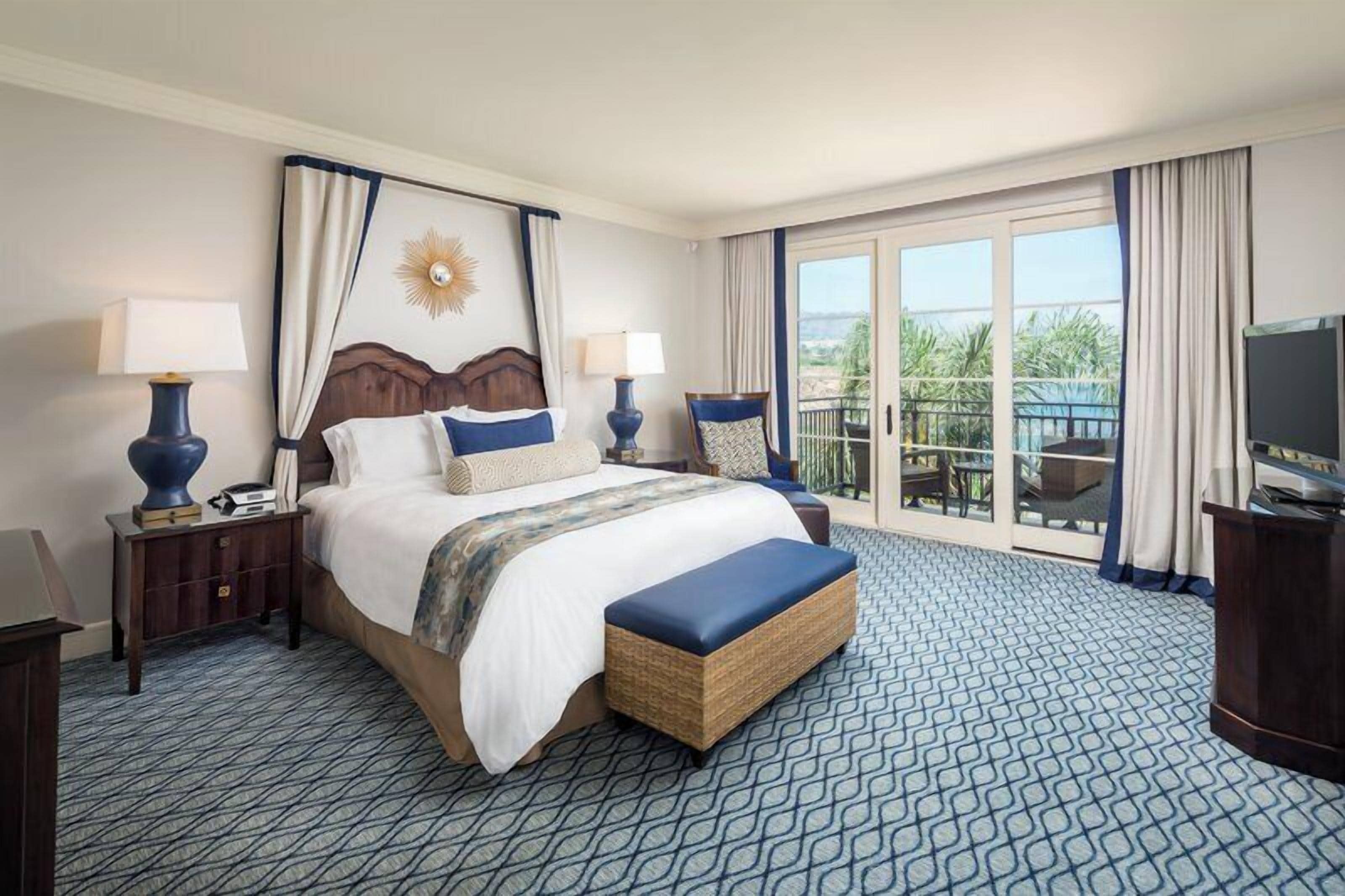 Premium bedding, in-room safe, desk, blackout curtains