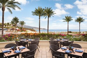 5 restaurants, breakfast, lunch, dinner served; Asian cuisine  - Terranea Resort (Rancho Palos Verdes)