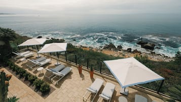 Couples treatment room(s), sauna, hot tub, steam room, body treatments