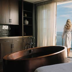 Premier Ocean View King | Premium bedding, in-room safe, desk, blackout drapes