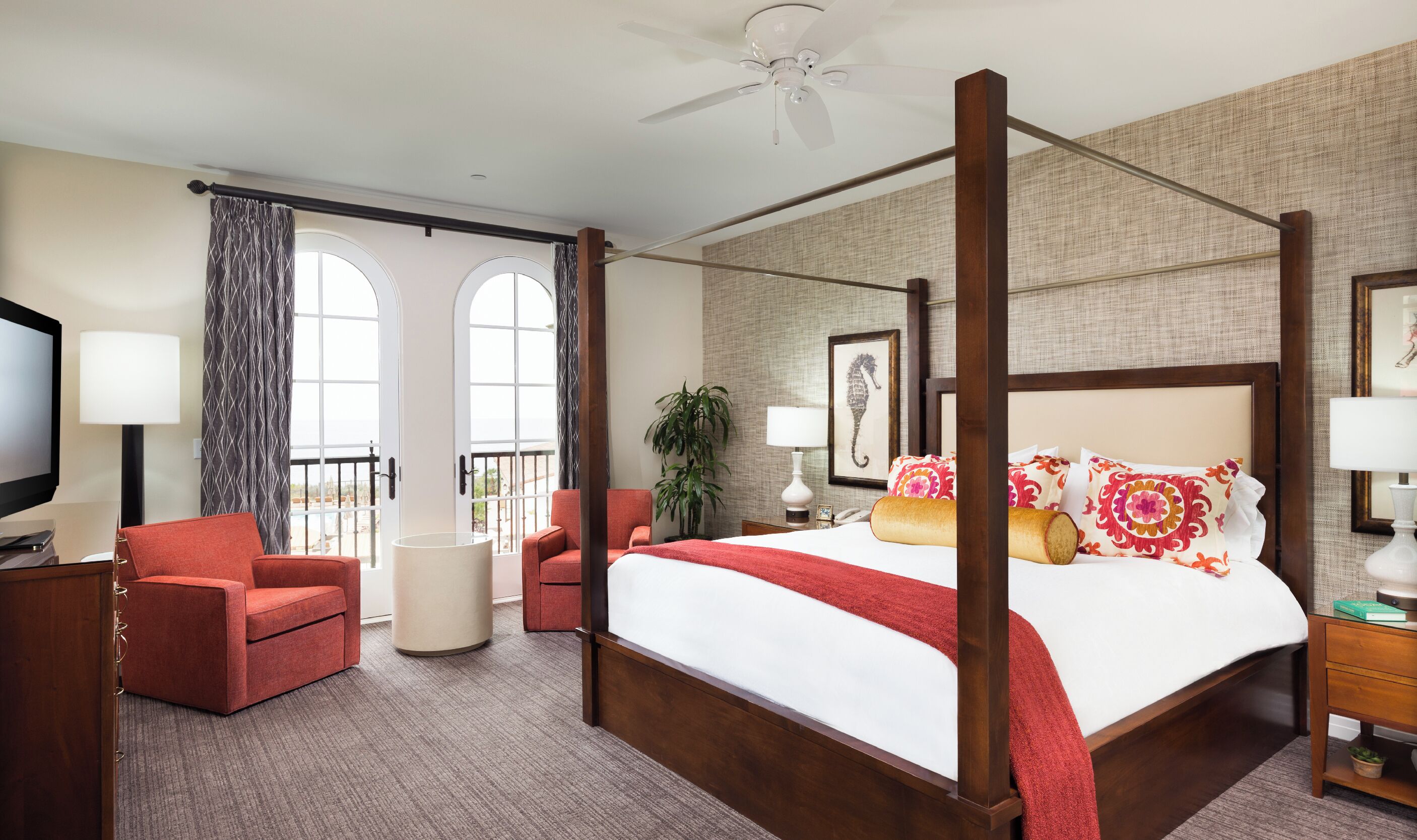 高級寢具、客房內保險箱、書桌、遮光布/窗簾