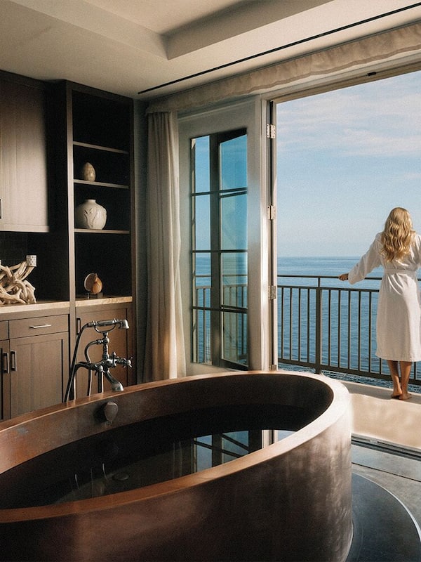 Couples treatment rooms, sauna, hot tub, steam room, body treatments