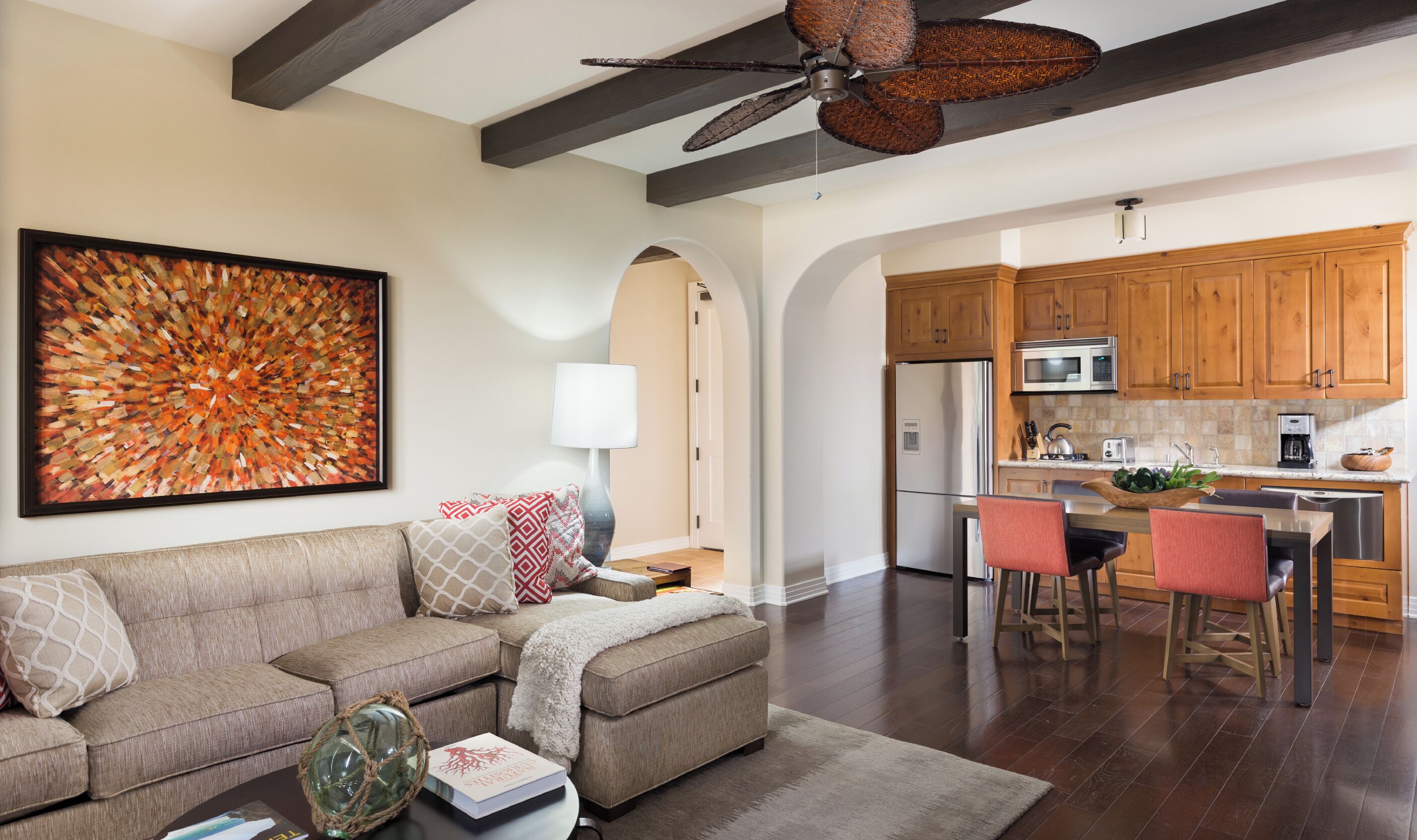 Flat-screen TV, pay films