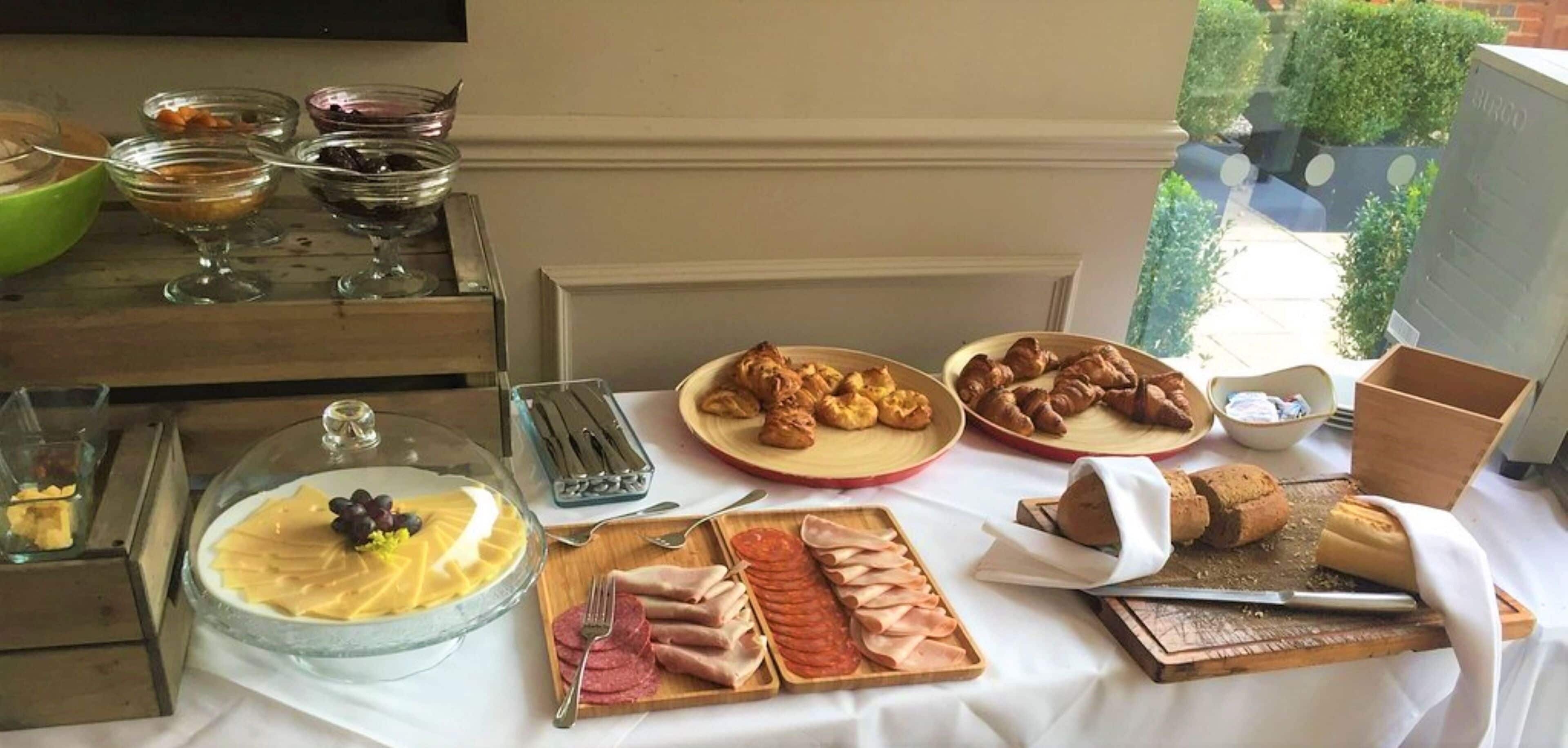 daily english breakfast (gbp 14.95 per person)