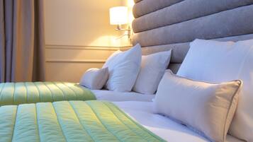 Coffres-forts dans les chambres, bureau, rideaux occultants
