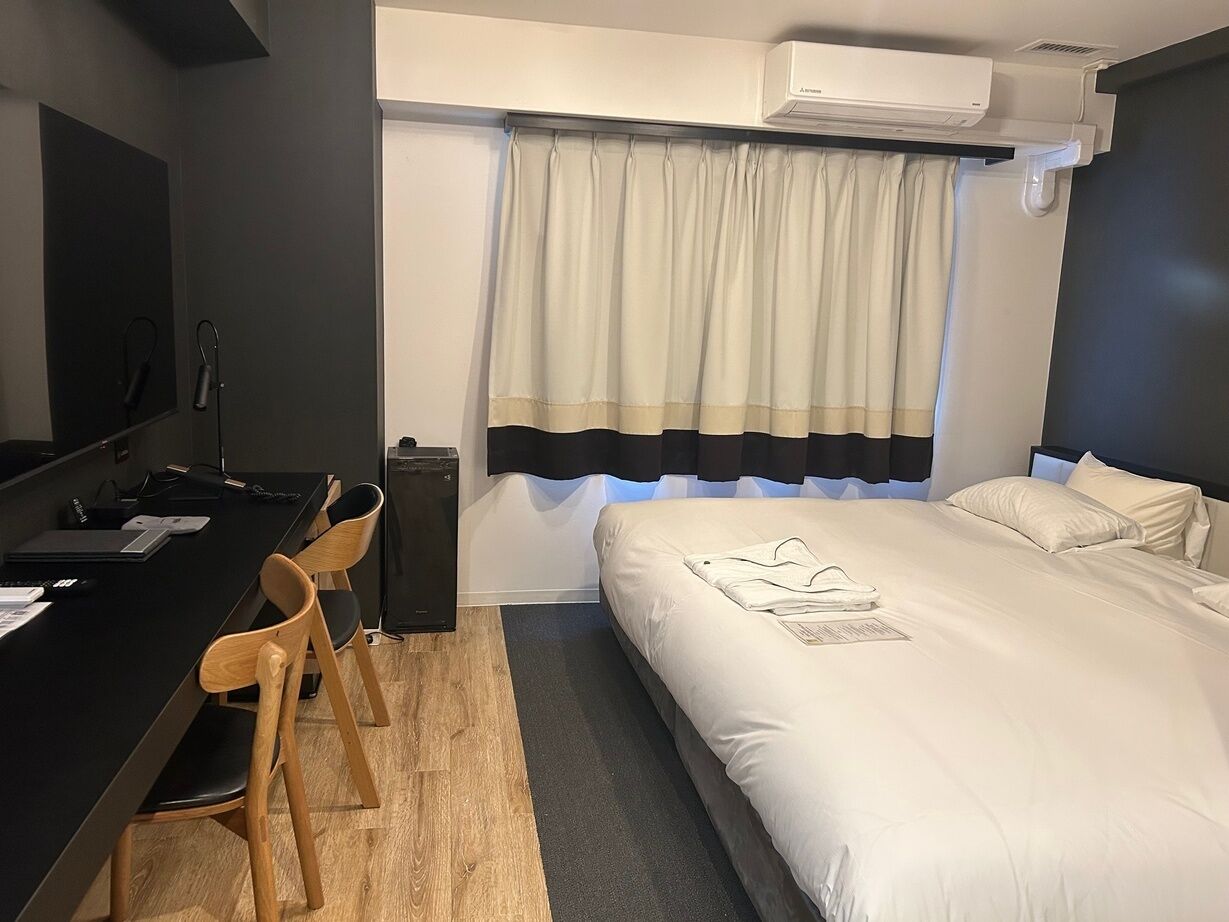 Premium bedding, down duvets, desk, blackout curtains