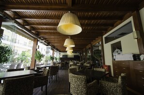 Buffet déjeuner gratuit