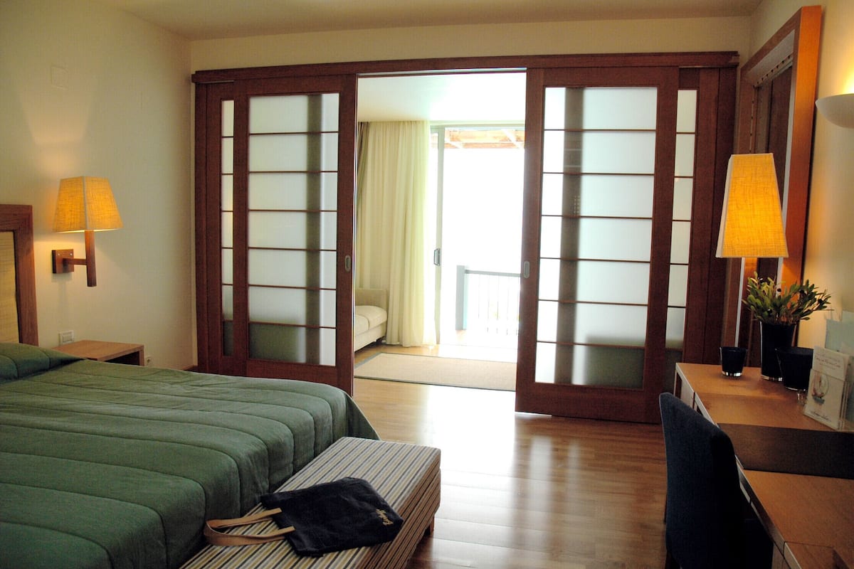 Minibar, in-room safe, desk, free WiFi