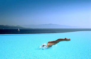 Seasonal outdoor pool, pool umbrellas, sun loungers