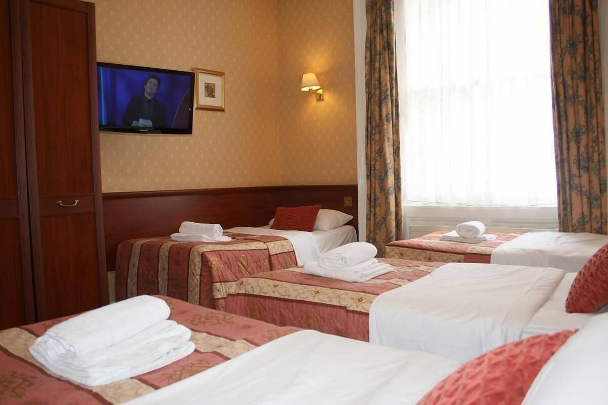 Desk, iron/ironing board, free WiFi, bed sheets