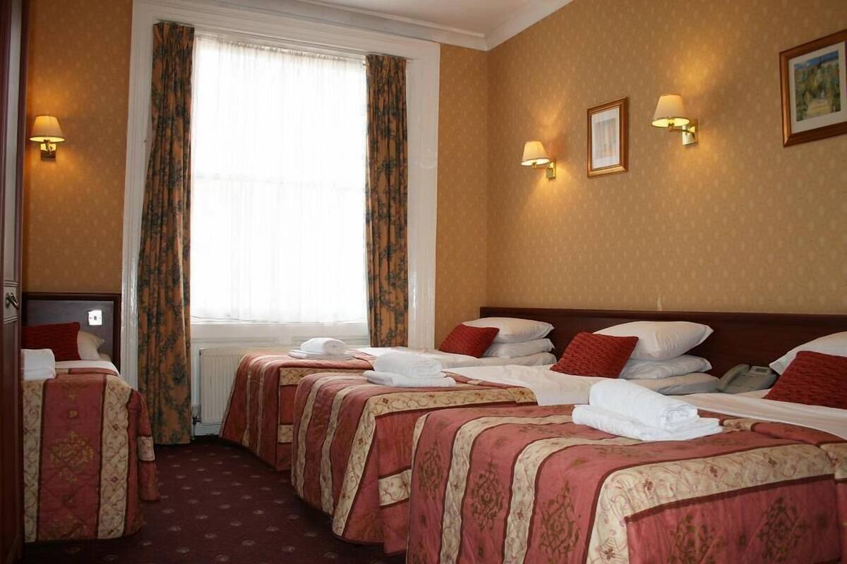 Desk, iron/ironing board, free WiFi, bed sheets
