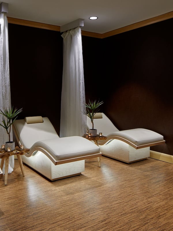 Sauna, body treatments, hydrotherapy, aromatherapy, body wraps